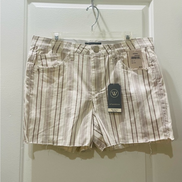 NEW…Wit & Wisdom Ab Solution High Waist Raw Hem Short - Picture 3 of 5